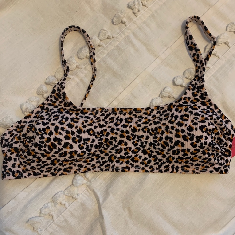 TARGET | NWT Leopard Bikini Top